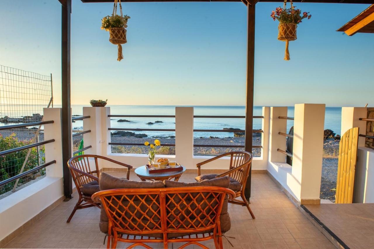 Tsampika'S Beachfront House In Stegna Archangelos  Dış mekan fotoğraf
