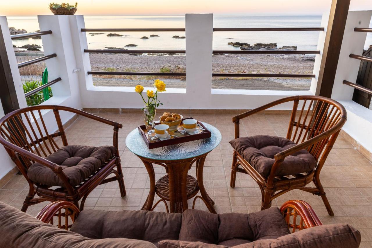Tsampika'S Beachfront House In Stegna Archangelos  Dış mekan fotoğraf